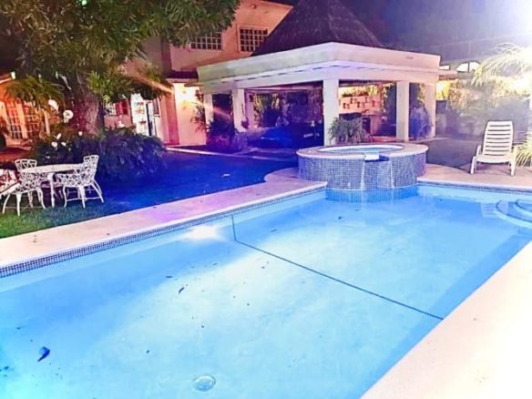 Playa Coronado – Casa con Piscina: con 2000 m² de Terreno, 6 Recamaras