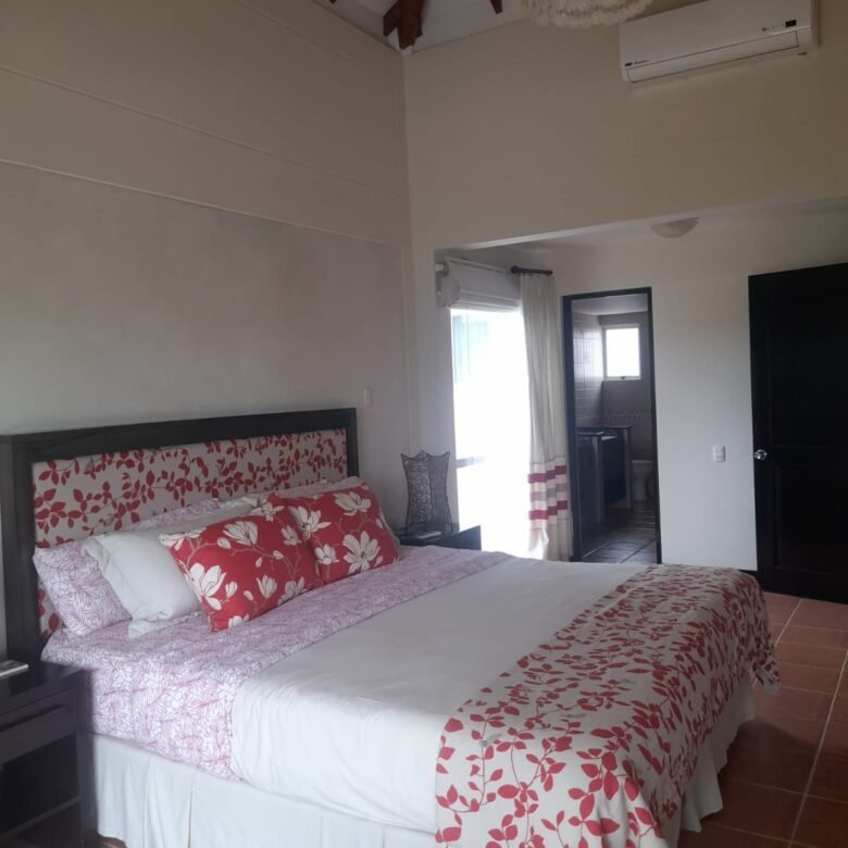 Playa Blanca – Town House a Frente Campo de Golf: Casa con 1600 m² Terreno, 5 Recamaras