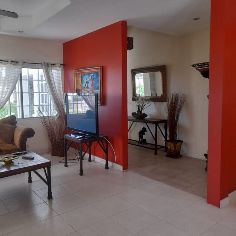 Playa Coronado – Casa con Piscina: con 2000 m² de Terreno, 6 Recamaras