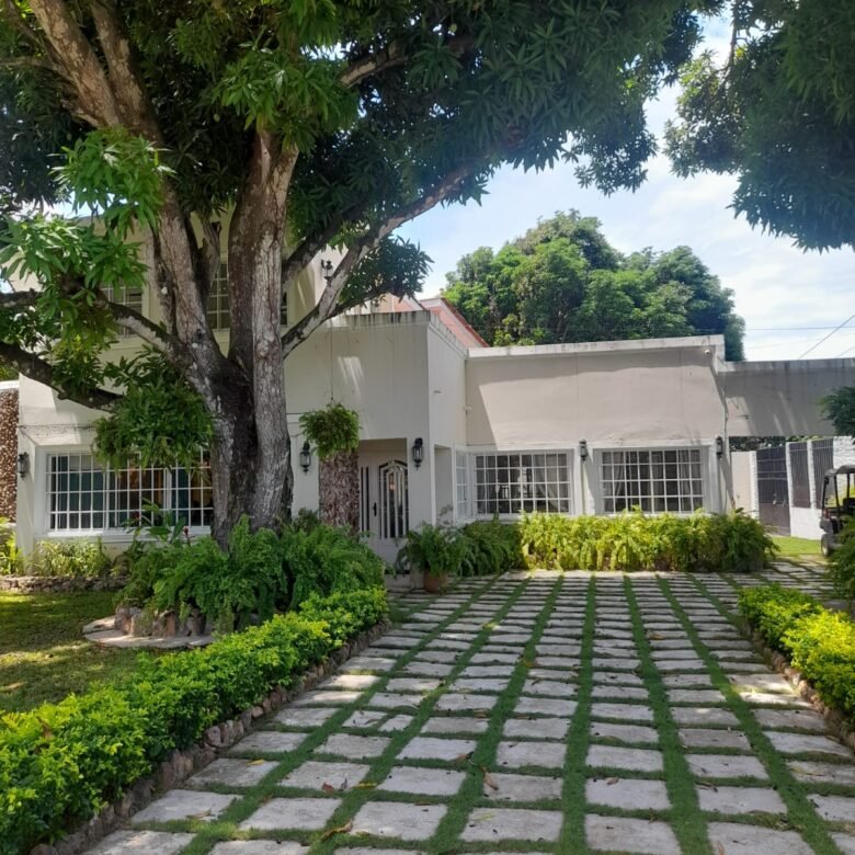 Playa Coronado – Casa con Piscina: con 2000 m² de Terreno, 6 Recamaras