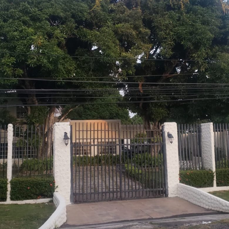Playa Coronado – Casa con Piscina: con 2000 m² de Terreno, 6 Recamaras