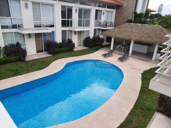 Playa Coronado: Apartamento de 2 Recámaras, Area Social y Garita de Seguridad