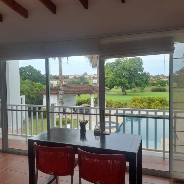 Playa Blanca – Town House a Frente Campo de Golf: Casa con 1600 m² Terreno, 5 Recamaras