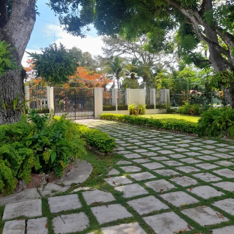 Playa Coronado – Casa con Piscina: con 2000 m² de Terreno, 6 Recamaras