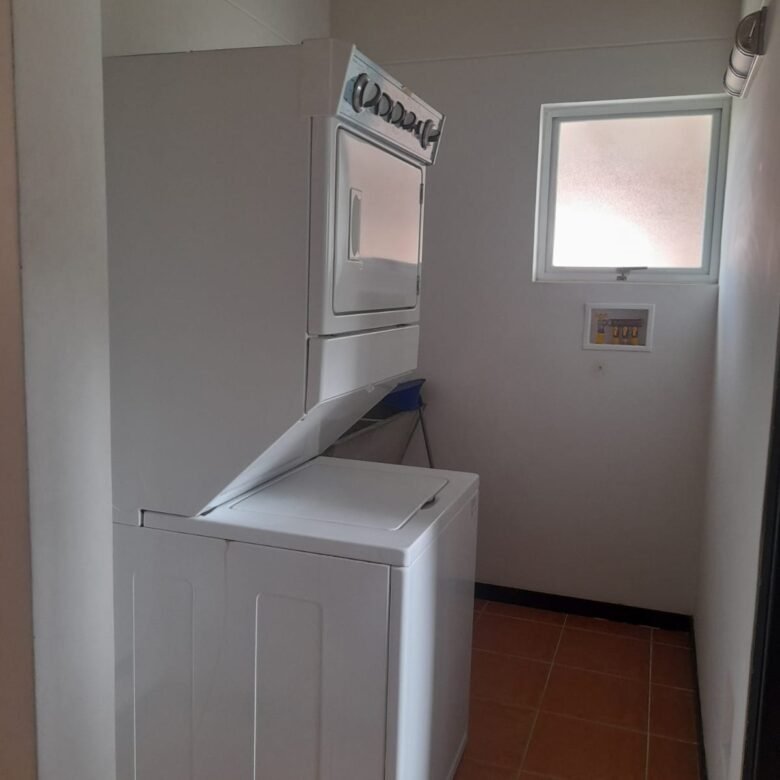 Playa Blanca – Town House a Frente Campo de Golf: Casa con 1600 m² Terreno, 5 Recamaras