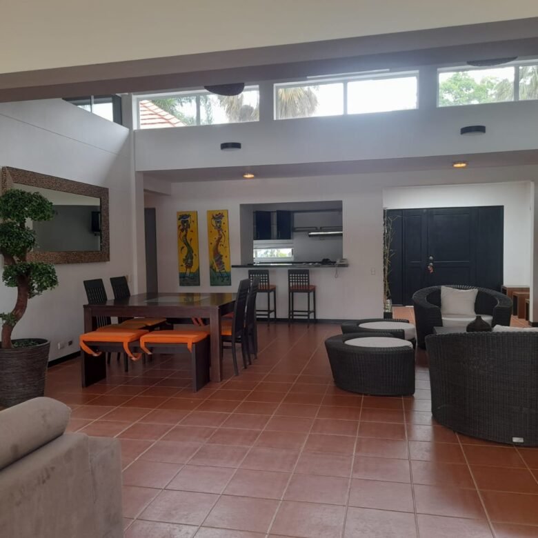 Playa Blanca – Town House a Frente Campo de Golf: Casa con 1600 m² Terreno, 5 Recamaras