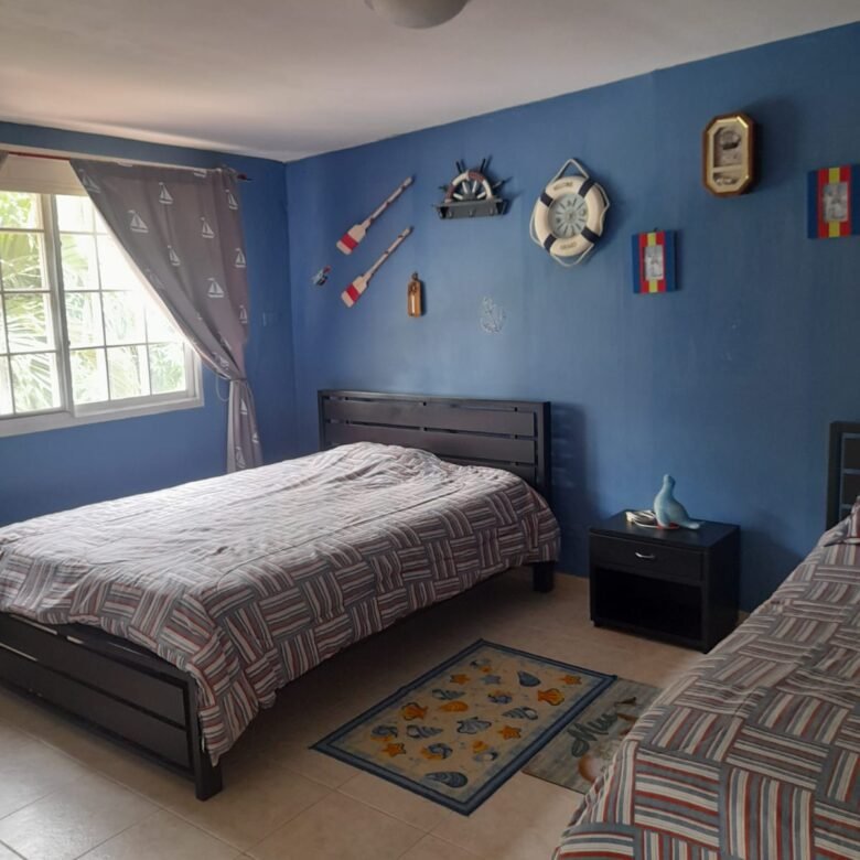 Playa Coronado – Casa con Piscina: con 2000 m² de Terreno, 6 Recamaras