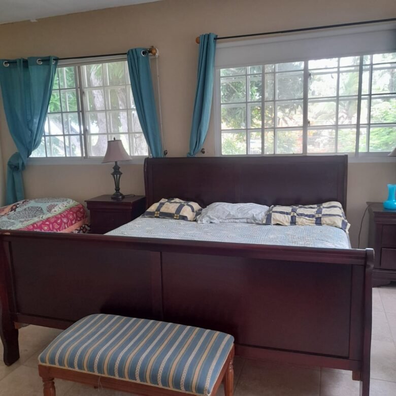 Playa Coronado – Casa con Piscina: con 2000 m² de Terreno, 6 Recamaras