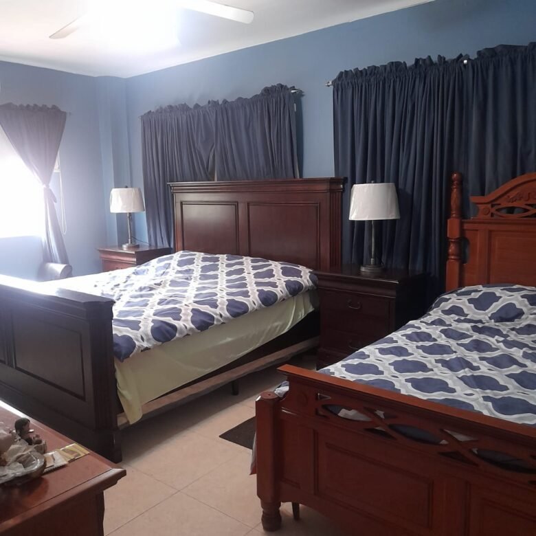 Playa Coronado – Casa con Piscina: con 2000 m² de Terreno, 6 Recamaras