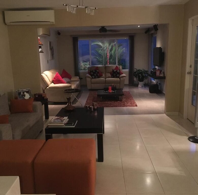 Una Persona Puede Fácilmente Elegir Una Casa, Pero Tu Eliges un “Hogar”: Casa de 3 Habitaciones