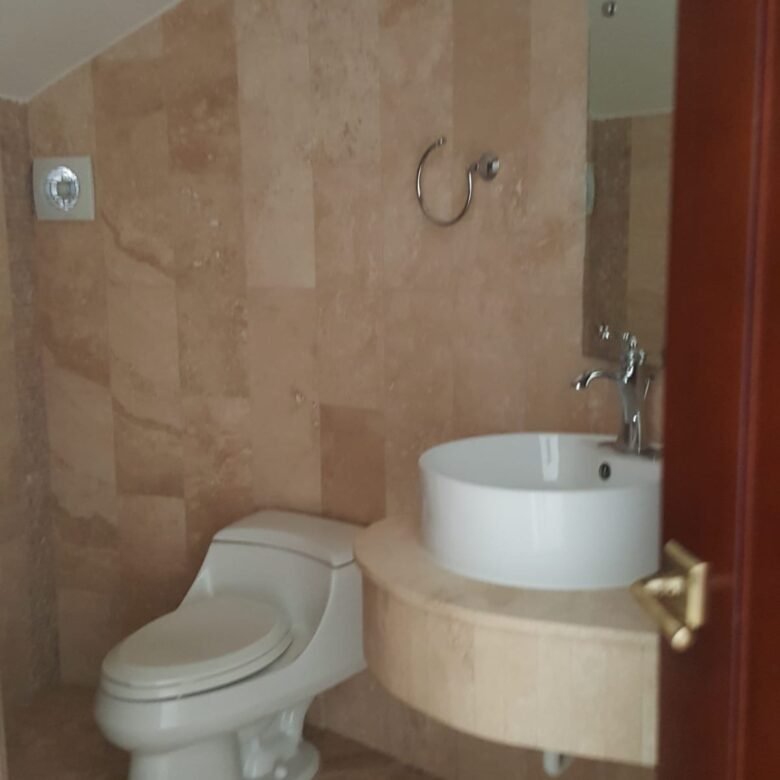 Hermosa Casa de 4 Habitaciones: Santa María, Residencial de Lujo, Campo de Golf