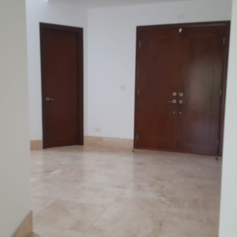 Hermosa Casa de 4 Habitaciones: Santa María, Residencial de Lujo, Campo de Golf