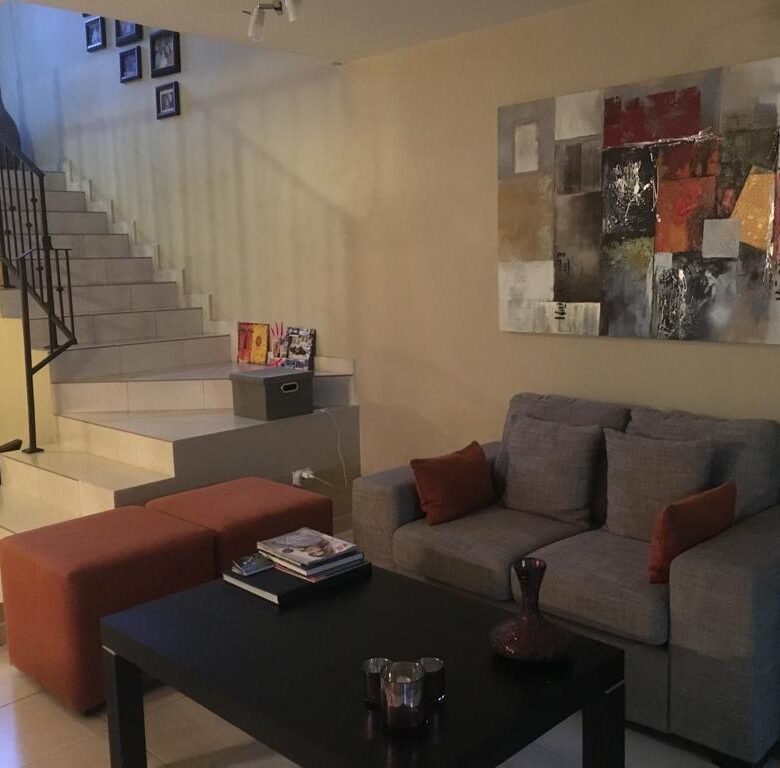 Una Persona Puede Fácilmente Elegir Una Casa, Pero Tu Eliges un “Hogar”: Casa de 3 Habitaciones