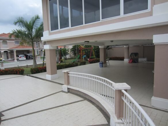 Hermosa Casa “Unifamiliar” de 4 – Habitaciones Altos del Country Excelente Precio!