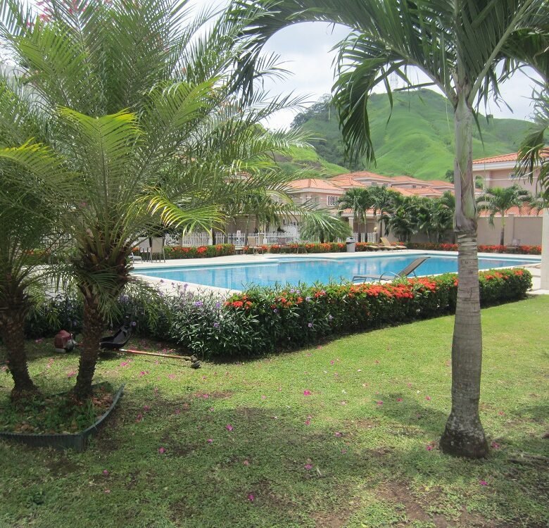 Hermosa Casa “Unifamiliar” de 4 – Habitaciones Altos del Country Excelente Precio!
