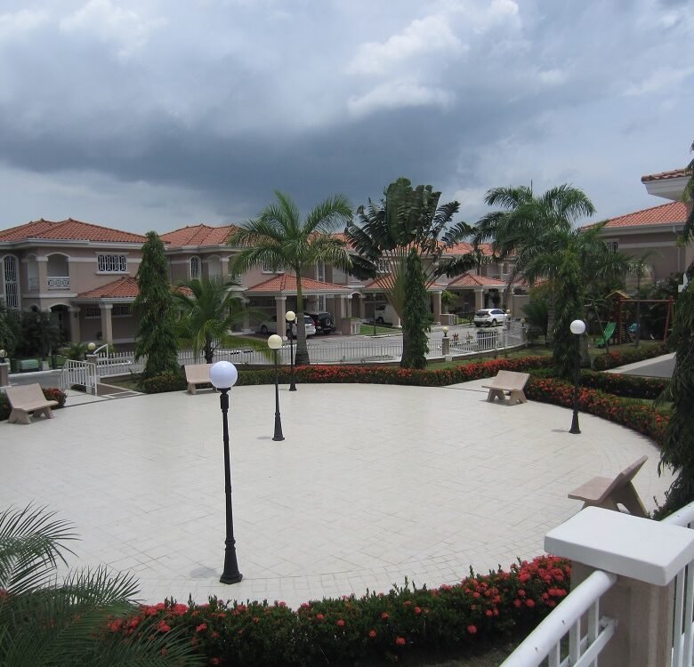 Hermosa Casa “Unifamiliar” de 4 – Habitaciones Altos del Country Excelente Precio!