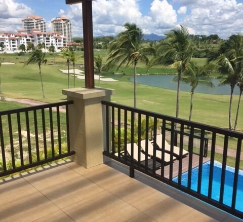 Casa de Playa – Campo de Golf: Relajante Casa Premium, 4 o 5 Habitaciones