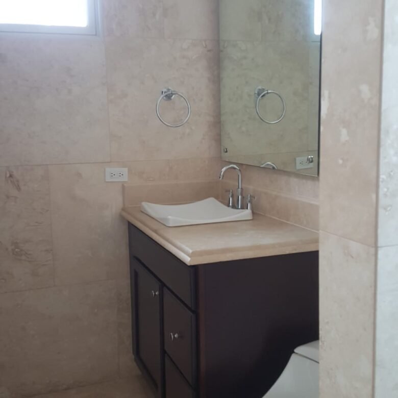 Hermosa Casa de 4 Habitaciones: Santa María, Residencial de Lujo, Campo de Golf