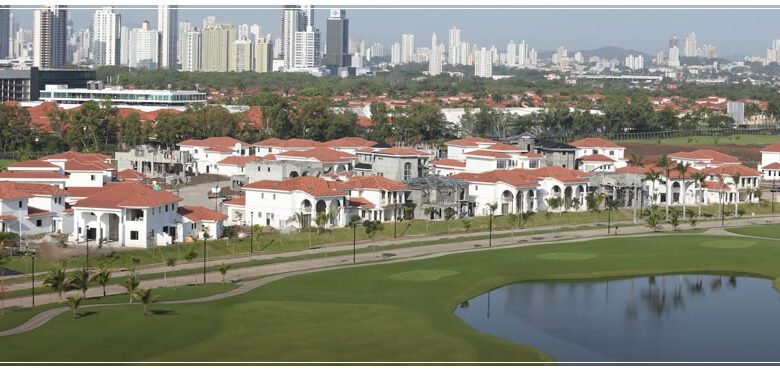 Hermosa Casa de 4 Habitaciones: Santa María, Residencial de Lujo, Campo de Golf