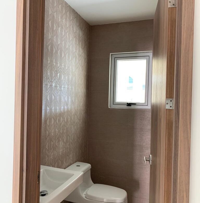 Altos de Panama: Alta Parque – Seguridad 24hrs, Casa de 4 Recamaras, 4.5 Baños