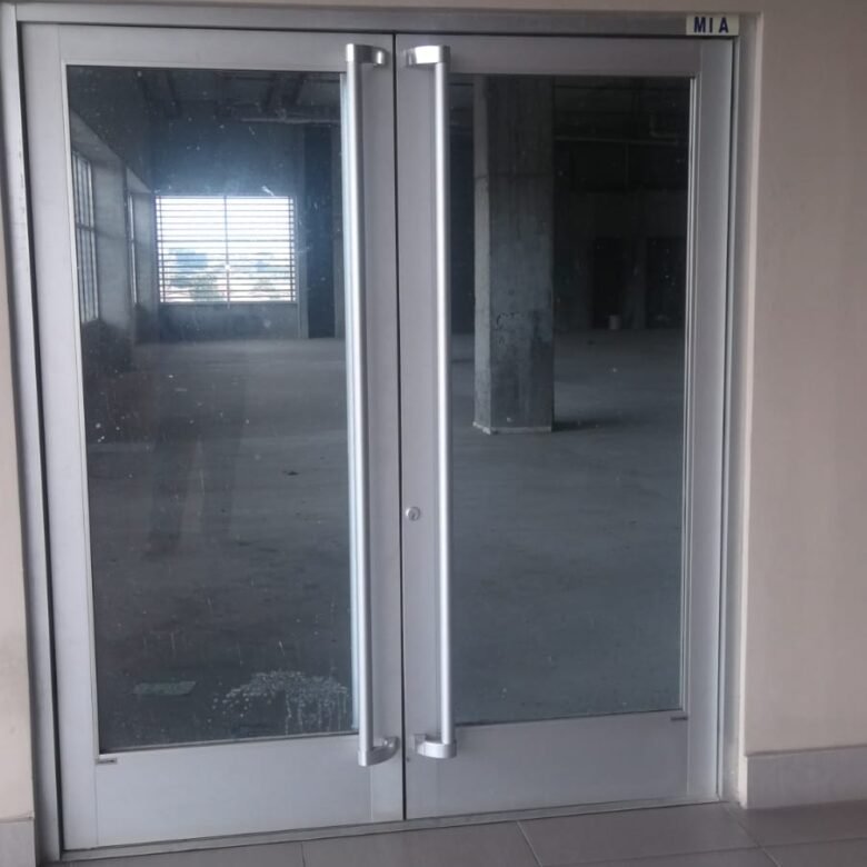 Obtenga Resultados – Brisas del Golf – Signature Plaza: Local Comercial Piso 2