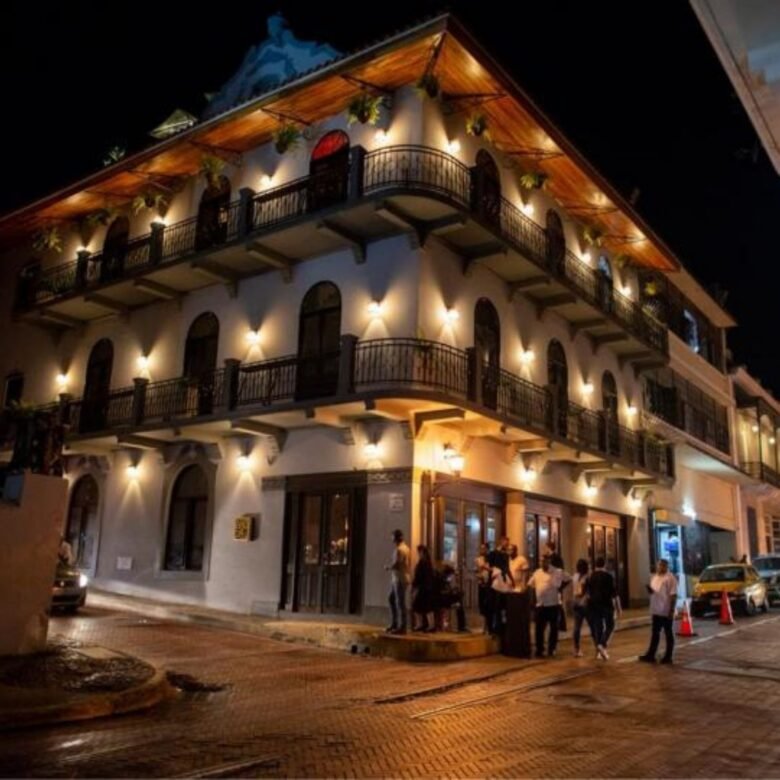 Hermoso Local Comercial / Oficina en San Felipe – Casco Viejo: 210 m², Terminado Finamente