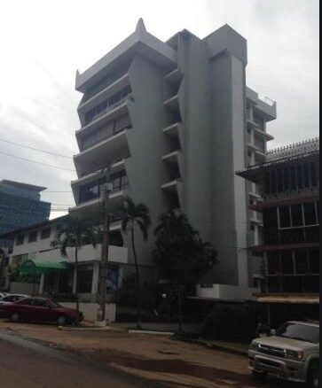 Area Bancaria – Obarrio: Local Comercial Planta Baja, 210 m², Alquilado