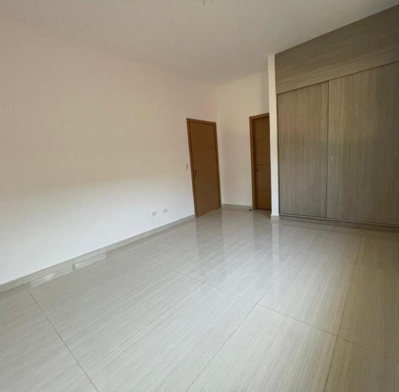 Clayton: Exclusiva Residencia con Seguridad Garantizada, 4 Habitaciones