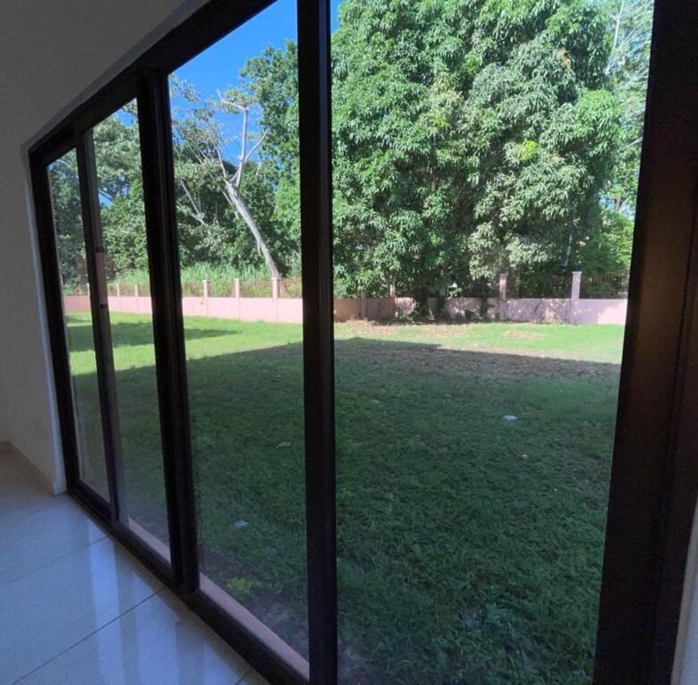 Clayton: Exclusiva Residencia con Seguridad Garantizada, 4 Habitaciones