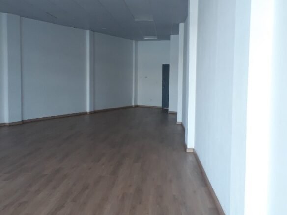 Local Comercial Fernadez de Cordoba – Vista Hermosa: 79 m², Piso 1