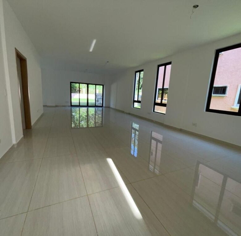 Clayton: Exclusiva Residencia con Seguridad Garantizada, 4 Habitaciones