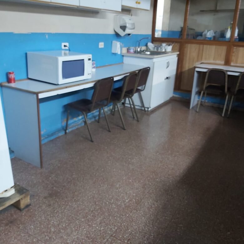 Fernández de Córdova – Local Comercial con Terreno de 5000 m² Aproximado