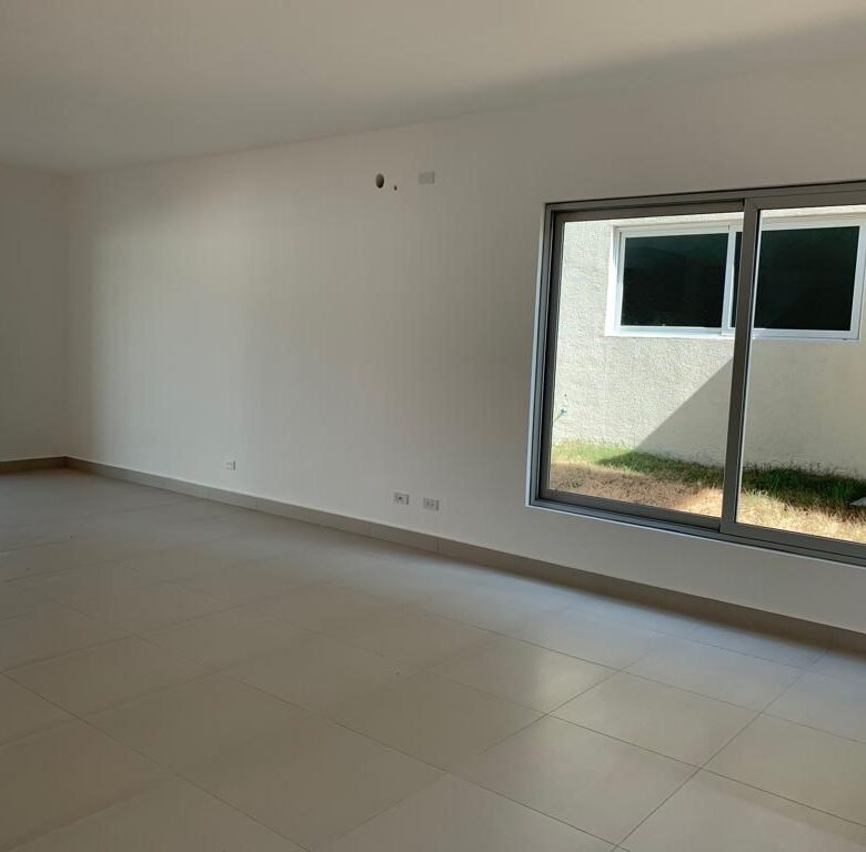 Altos de Panama: Alta Parque – Seguridad 24hrs, Casa de 4 Recamaras, 4.5 Baños