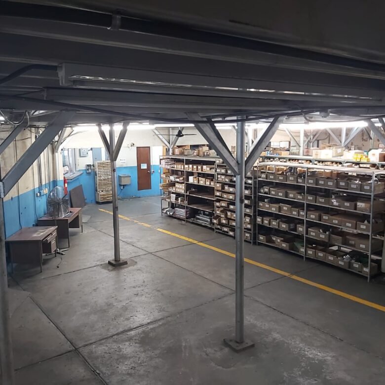 Fernández de Córdova – Local Comercial con Terreno de 5000 m² Aproximado