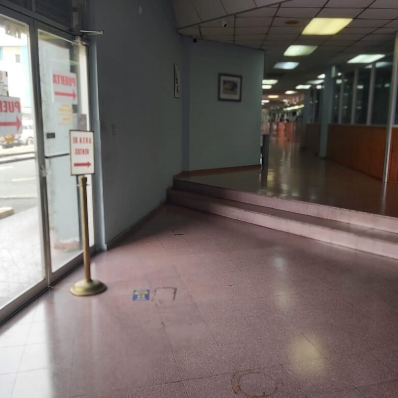 Fernández de Córdova – Local Comercial con Terreno de 5000 m² Aproximado