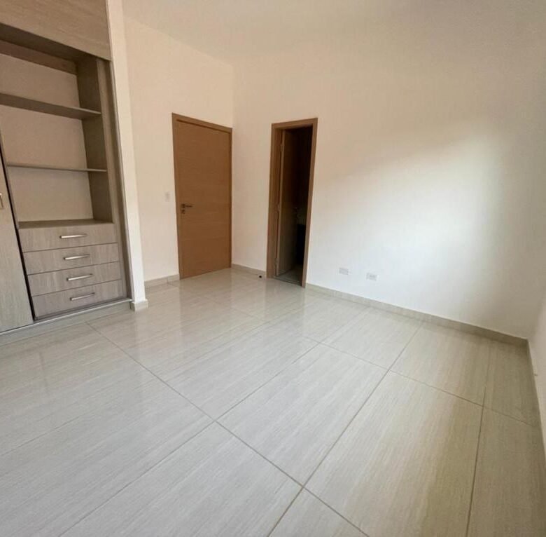 Clayton: Exclusiva Residencia con Seguridad Garantizada, 4 Habitaciones