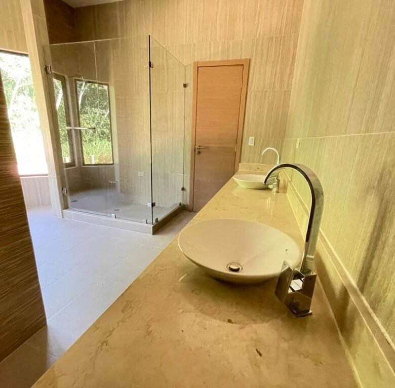 Clayton: Exclusiva Residencia con Seguridad Garantizada, 4 Habitaciones
