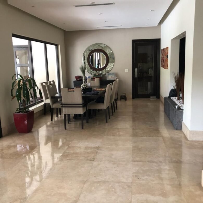 La Toscana – Costa del Este: Exclusiva Residencia de 805 m² de Terreno