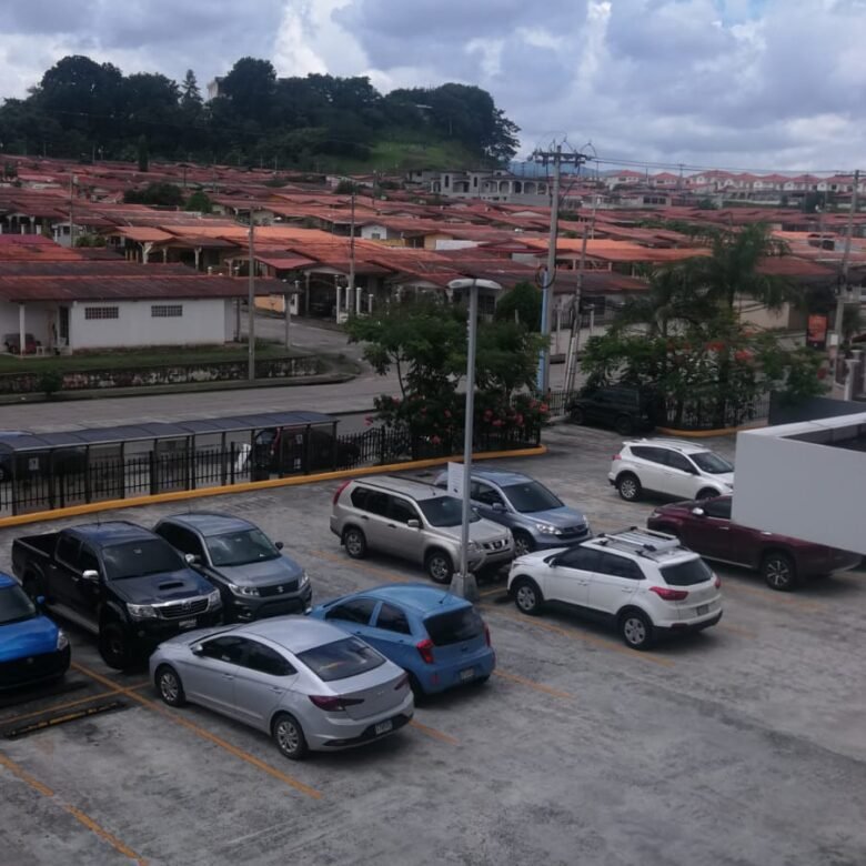 Obtenga Resultados – Brisas del Golf – Signature Plaza: Local Comercial Piso 2