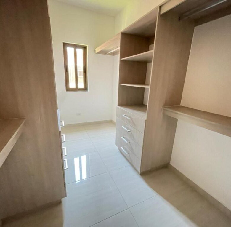 Clayton: Exclusiva Residencia con Seguridad Garantizada, 4 Habitaciones
