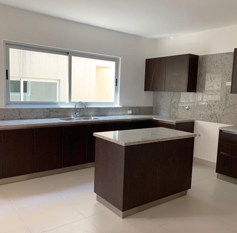 Altos de Panama: Alta Parque – Seguridad 24hrs, Casa de 4 Recamaras, 4.5 Baños