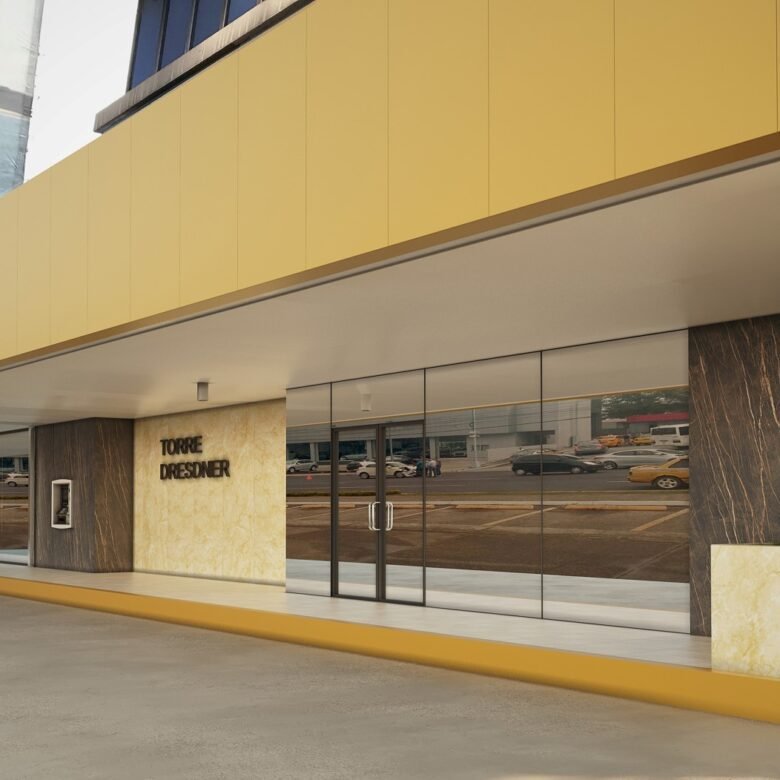 Calle 50: 1194.52 m² Local con Nombre a La Torre, Pb, Excelente Exhibición
