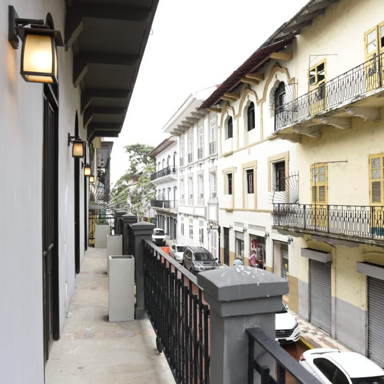 Hermoso Local Comercial / Oficina en San Felipe – Casco Viejo: 210 m², Terminado Finamente