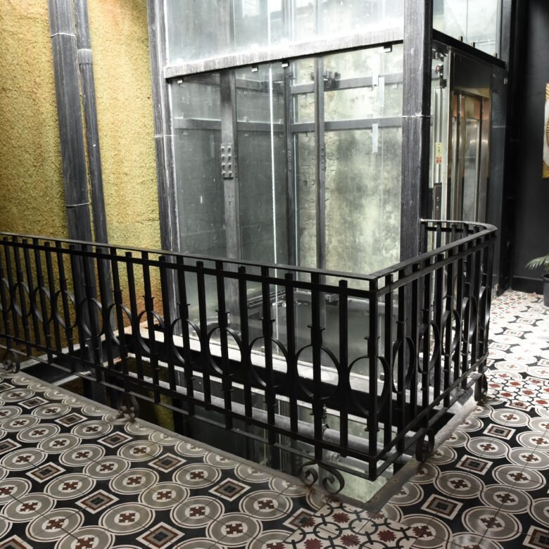 Hermoso Local Comercial / Oficina en San Felipe – Casco Viejo: 210 m², Terminado Finamente
