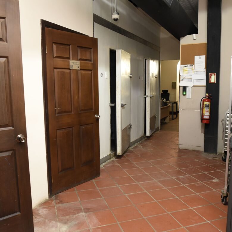 Hermoso Local Comercial / Oficina en San Felipe – Casco Viejo: 210 m², Terminado Finamente