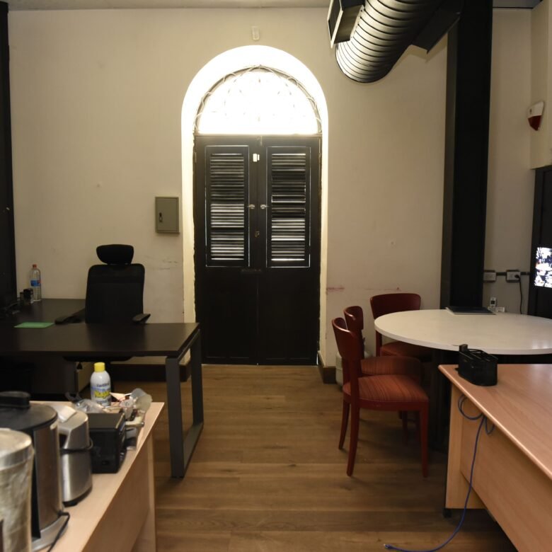Hermoso Local Comercial / Oficina en San Felipe – Casco Viejo: 210 m², Terminado Finamente
