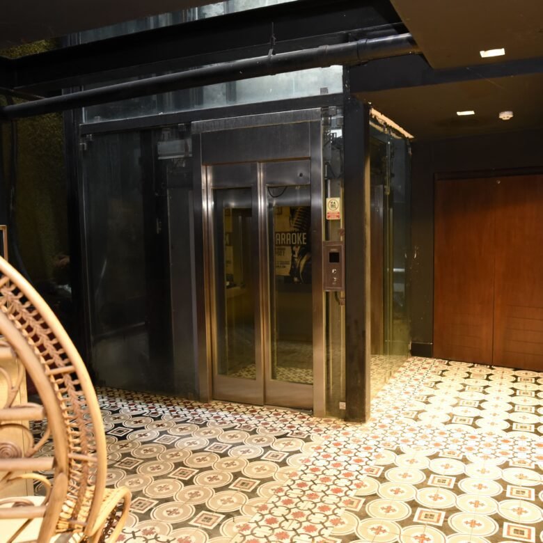 Hermoso Local Comercial / Oficina en San Felipe – Casco Viejo: 210 m², Terminado Finamente