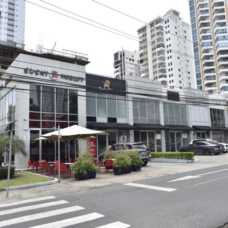 San Francisco – Planta Baja: Alquilado, en Plaza Comercial, Local en Venta