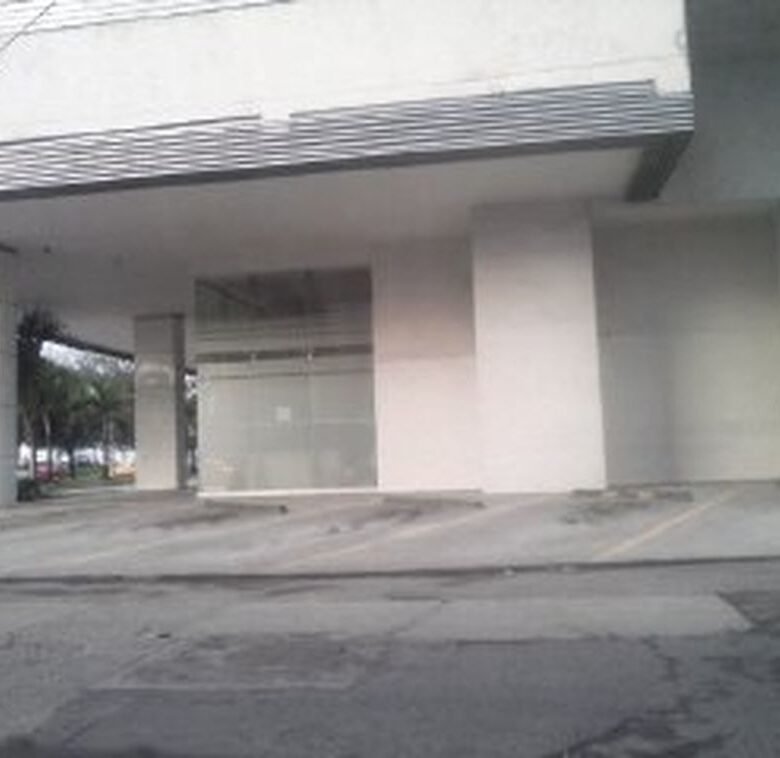 Local Comercial – Planta Baja, Frente a Avenida Balboa: Local de 511.79 m²