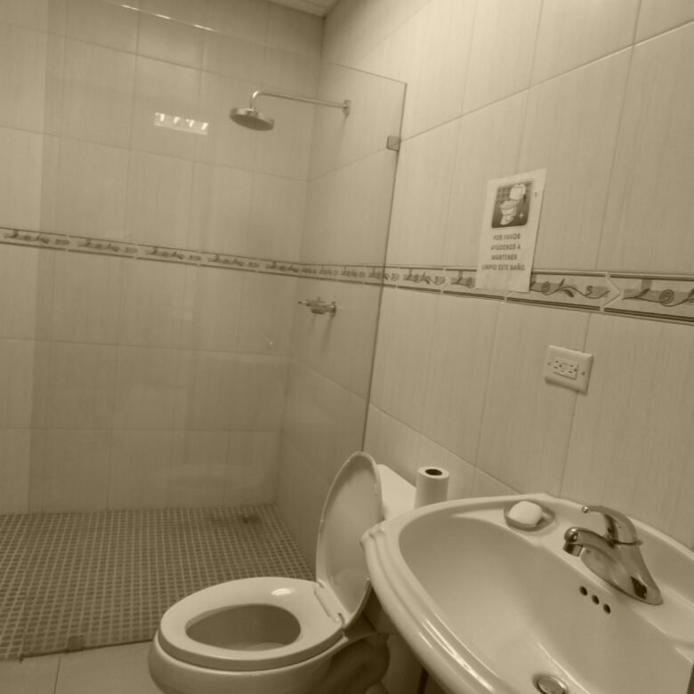 Casa Comercial: Los Angeles, Betania – Para Oficina, Escuela, Asistencial, Filantrópico
